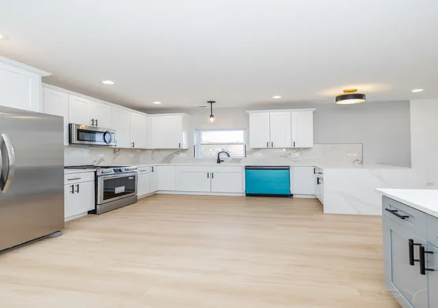 Listing Photo 5 - Condo for sale in building located at 3109 W Polk St, Chicago, IL 60612