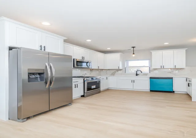 Listing Photo 4 - Condo for sale in building located at 3018 W Polk St, Chicago, IL 60612