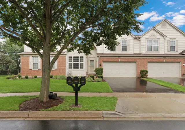 Photo 2 of Townhouse for sale at 2835 Waterfront Ave, Algonquin, IL 60102 | MLS# 12732986 | Listing updated on 2026-08-25