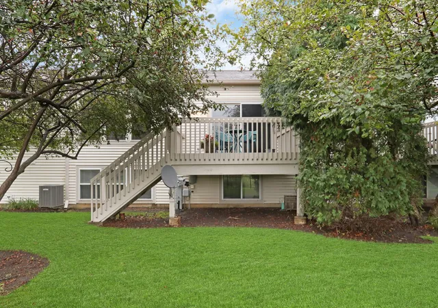 Photo 3 of Townhouse for sale at 2835 Waterfront Ave, Algonquin, IL 60102 | MLS# 12732986 | Listing updated on 2026-08-25