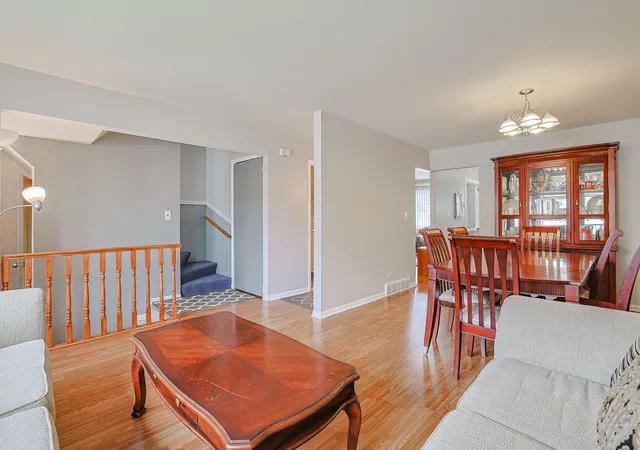 4th image of 9389 Hamlin Ave, Des Plaines, IL 60016 | MLS# 12732995