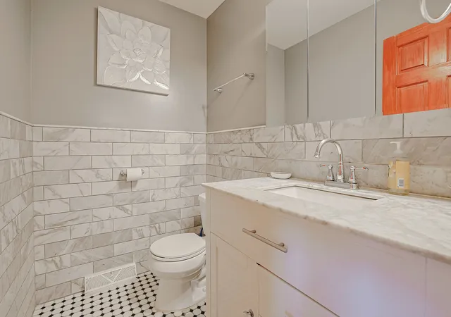 5th image of 9389 Hamlin Ave, Des Plaines, IL 60016 | MLS# 12732995