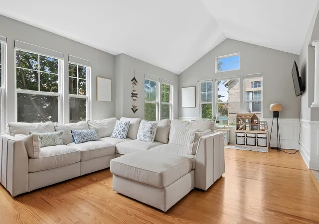 Photo 3 of Townhouse for sale at 5521 Cambridge Way, Hanover Park, IL 60133 | MLS# 12733008 | Listing updated on 2026-08-26