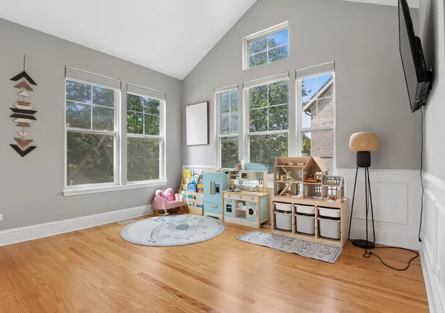 Photo 4 of Townhouse for sale at 5521 Cambridge Way, Hanover Park, IL 60133 | MLS# 12733008 | Listing updated on 2026-08-26