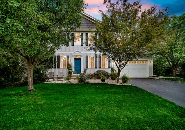 2nd image of 333 Foxford Dr, Cary, IL 60013 | MLS# 12733010