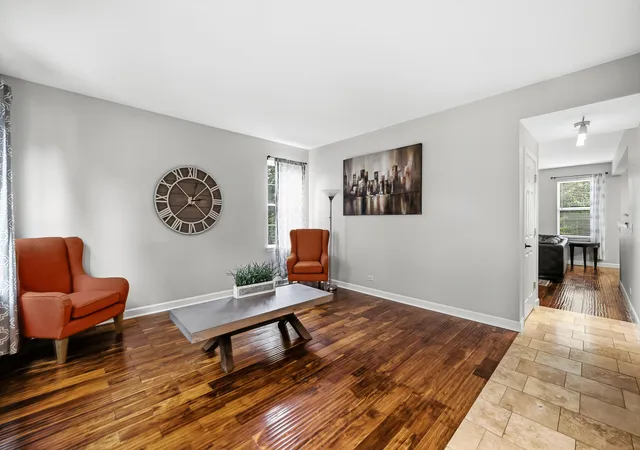 3rd image of 333 Foxford Dr, Cary, IL 60013 | MLS# 12733010