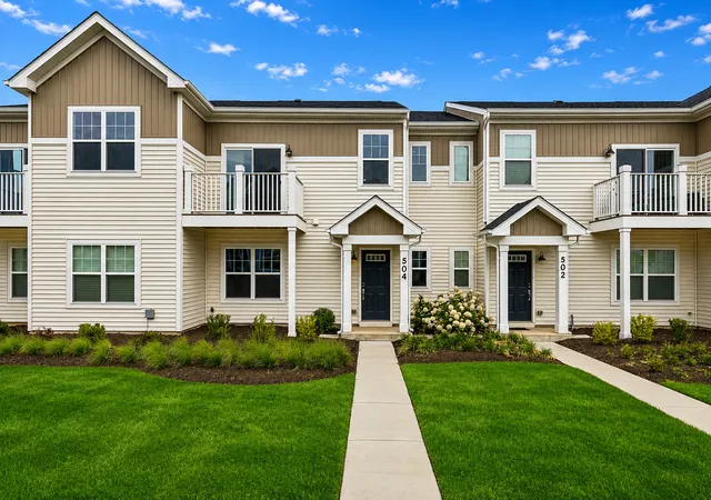 1st image of 504 Comstock Rd, South Elgin, IL 60177 | MLS# 12733026