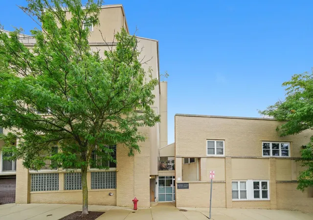 1st image of 1834 Ridge Ave #102, Evanston, IL 60201 | MLS# 12733039
