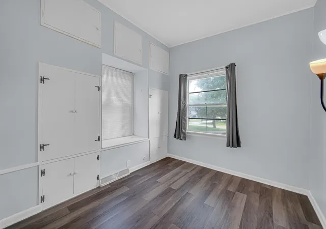 3rd image of 909 Pershing Dr, Wauconda, IL 60084 | MLS# 12733040