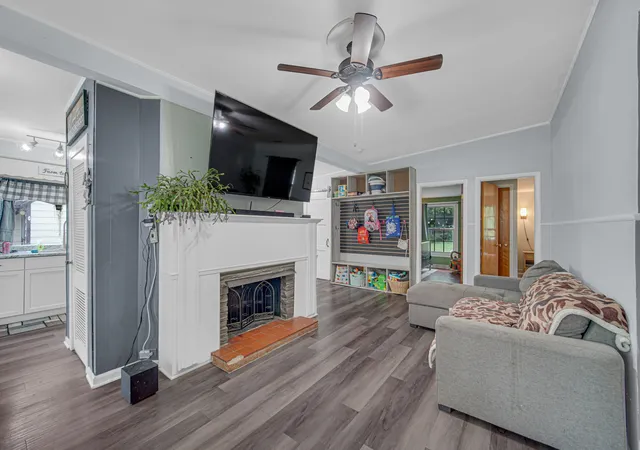 4th image of 909 Pershing Dr, Wauconda, IL 60084 | MLS# 12733040