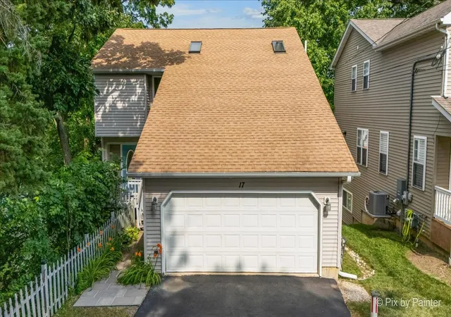 2nd image of 17 Hillcrest Ave, Fox Lake, IL 60020 | MLS# 12733065