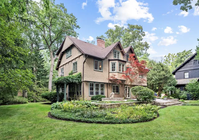 Photo 2 of Mansion for sale at 215 Prospect Ave, Highland Park, IL 60035 | MLS# 12733085 | Listing updated on 2026-08-20