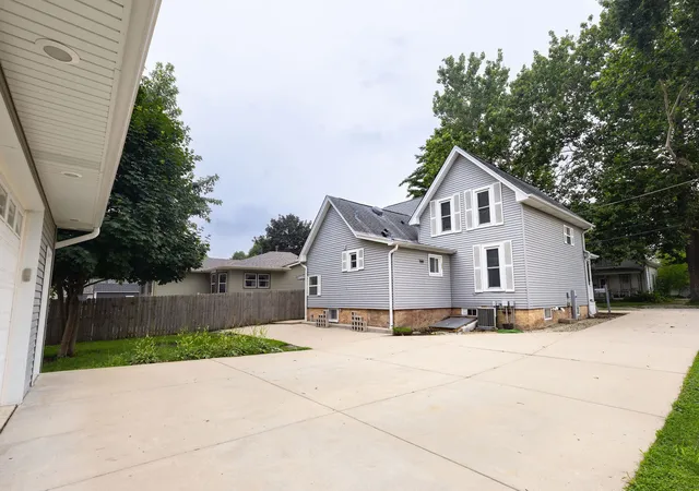 2nd image of 38 N Green St, Carpentersville, IL 60110 | MLS# 12733090