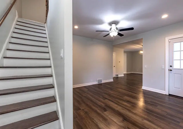 4th image of 38 N Green St, Carpentersville, IL 60110 | MLS# 12733090