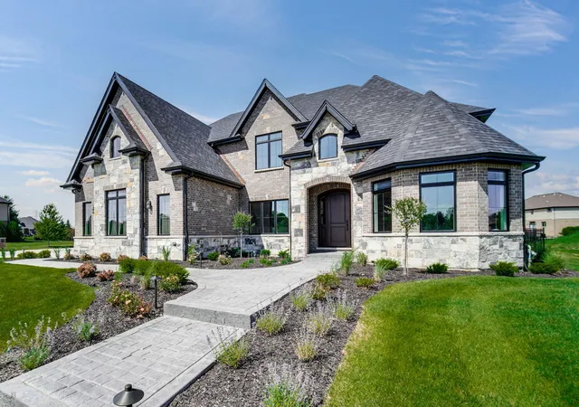 Photo 1 of Single family home for sale at 20145 Waterview Trl, Frankfort, IL 60423 | MLS# 12733092 | Listing updated on 2026-08-20