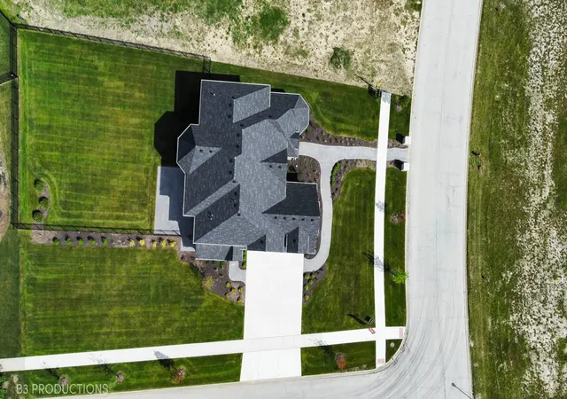 Photo 3 of Single family home for sale at 20145 Waterview Trl, Frankfort, IL 60423 | MLS# 12733092 | Listing updated on 2026-08-20
