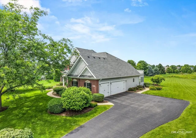 2nd image of 40w850 Stonecrest Dr, Elgin, IL 60124 | MLS# 12733100