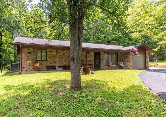 2nd image of 128 Starlight Ln, Carbondale, IL 62902 | MLS# 12733105