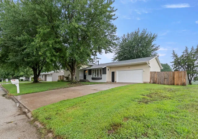 Photo 2 of Single family home for sale at 225 Melodie Ln, Colona, IL 61241 | MLS# 12733117 | Listing updated on 2026-08-26