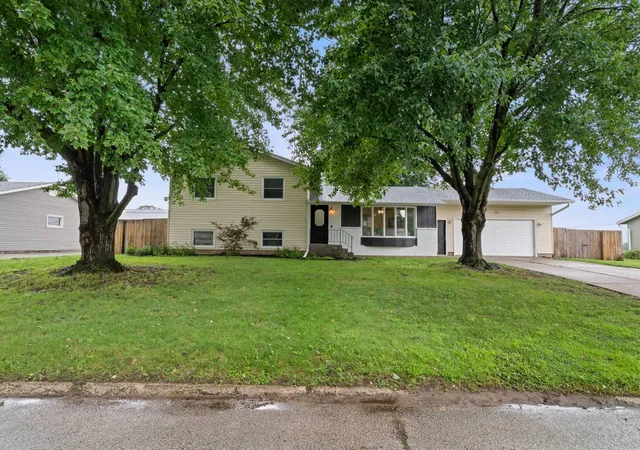Photo 3 of Single family home for sale at 225 Melodie Ln, Colona, IL 61241 | MLS# 12733117 | Listing updated on 2026-08-26