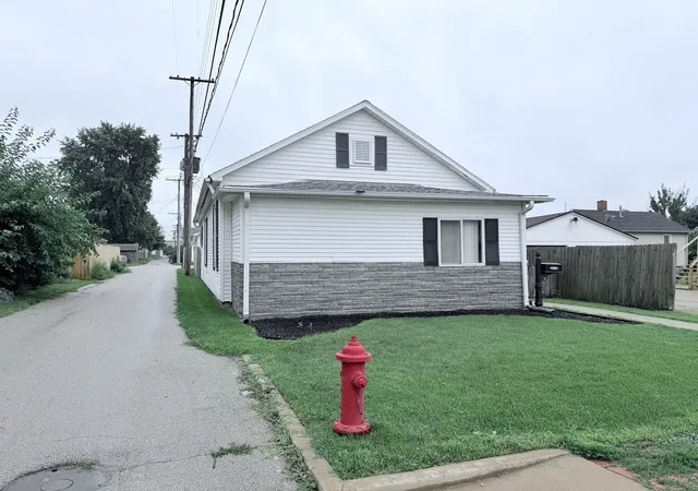 2nd image of 828 Tonti St, Lasalle, IL 61301 | MLS# 12733135