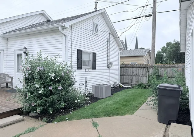 4th image of 828 Tonti St, Lasalle, IL 61301 | MLS# 12733135