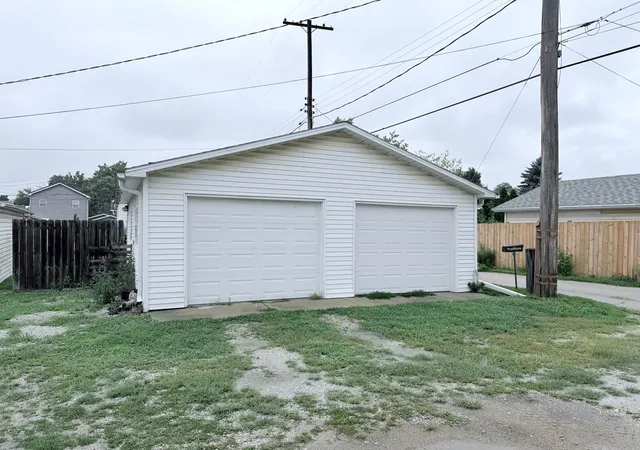 5th image of 828 Tonti St, Lasalle, IL 61301 | MLS# 12733135