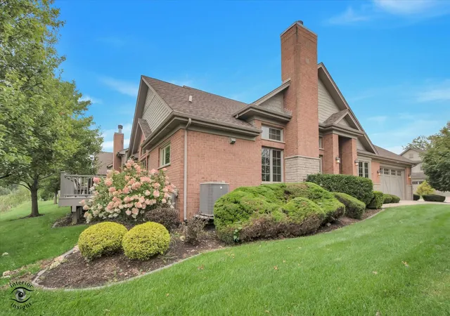 Photo 2 of Townhouse for sale at 20400 Mackinac Point Dr, Frankfort, IL 60423 | MLS# 12733178 | Listing updated on 2026-08-25