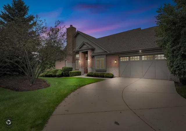 Photo 3 of Townhouse for sale at 20400 Mackinac Point Dr, Frankfort, IL 60423 | MLS# 12733178 | Listing updated on 2026-08-25
