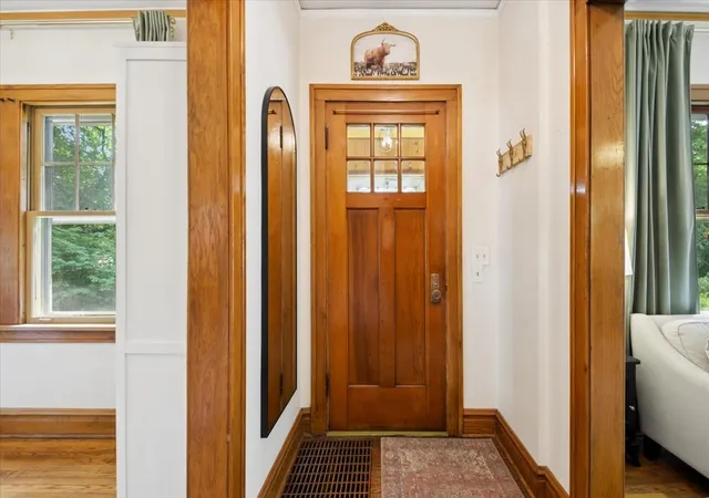 Photo 3 of Single family home for sale at 285 N Larch Ave, Elmhurst, IL 60126 | MLS# 12733180 | Listing updated on 2026-09-01