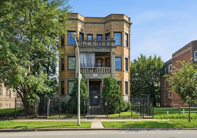Photo 1 of Condo for sale at 1517 E Marquette Rd #2E, Chicago, IL 60637 | MLS# 12733221 | Listing updated on 2026-08-21