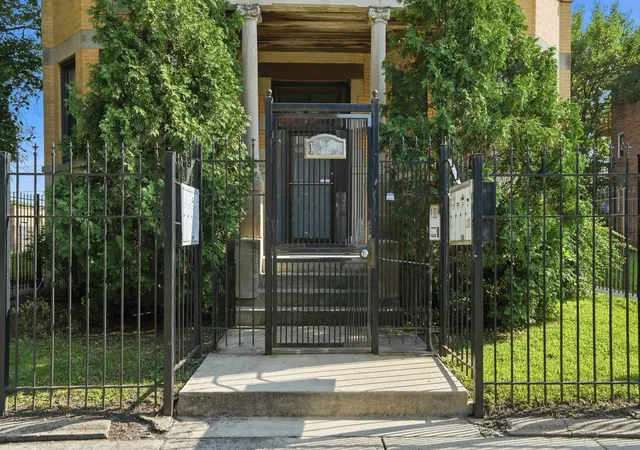 Photo 2 of Condo for sale at 1517 E Marquette Rd #2E, Chicago, IL 60637 | MLS# 12733221 | Listing updated on 2026-08-21