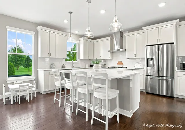 Photo 2 of Single family home for sale at 220 Hoffmann Dr, Buffalo Grove, IL 60089 | MLS# 12733226 | Listing updated on 2026-08-27