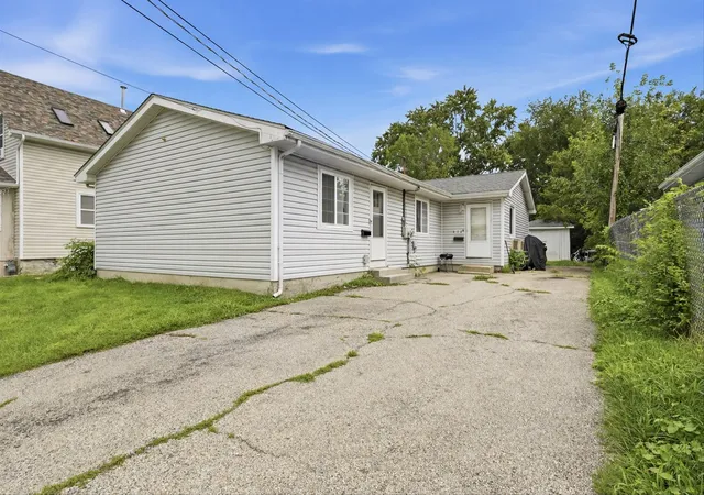 image of 412 S State St, Aurora, IL 60505 | MLS# 12733260