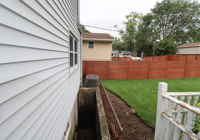 Photo 3 of Single family home for sale at 348 Cherrywood Rd, Buffalo Grove, IL 60089 | MLS# 12733262 | Listing updated on 2026-09-03