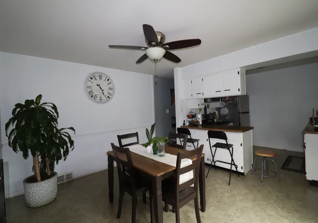Photo 5 of Single family home for sale at 348 Cherrywood Rd, Buffalo Grove, IL 60089 | MLS# 12733262 | Listing updated on 2026-09-03