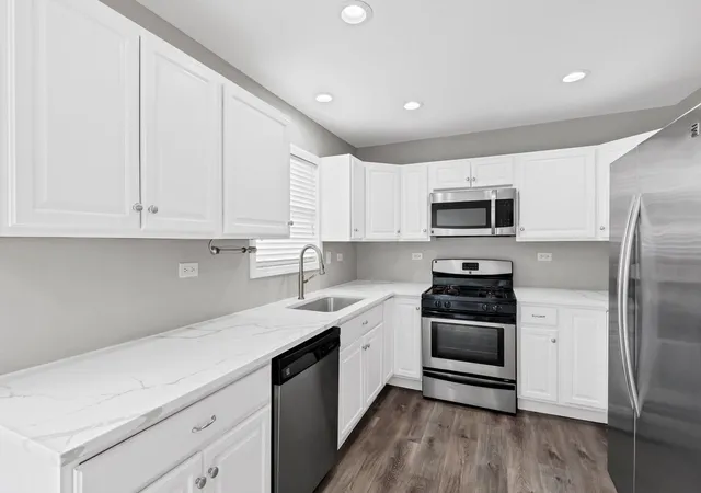 Photo 3 of Single family home for sale at 1022 Villa Vista Dr, Round Lake Beach, IL 60073 | MLS# 12733271 | Listing updated on 2026-08-20