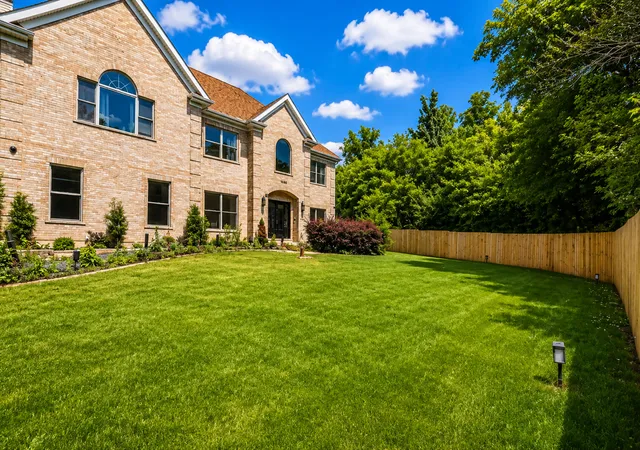 Photo 3 of Single family home for sale at 1685 Marion St, Roselle, IL 60172 | MLS# 12733281 | Listing updated on 2026-08-20