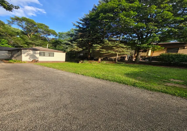 image of 24 John St, Crystal Lake, IL 60014 | MLS# 12733289
