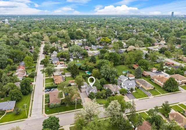 Listing Photo 2 - Condo for sale in building located at 113 S Westmore Meyers Rd, Lombard, IL 60148