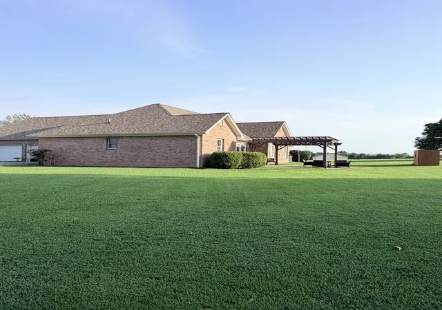 Photo 3 of Single family home for sale at 25 Kruger Ln, Metropolis, IL 62960 | MLS# 12733328 | Listing updated on 2026-10-02