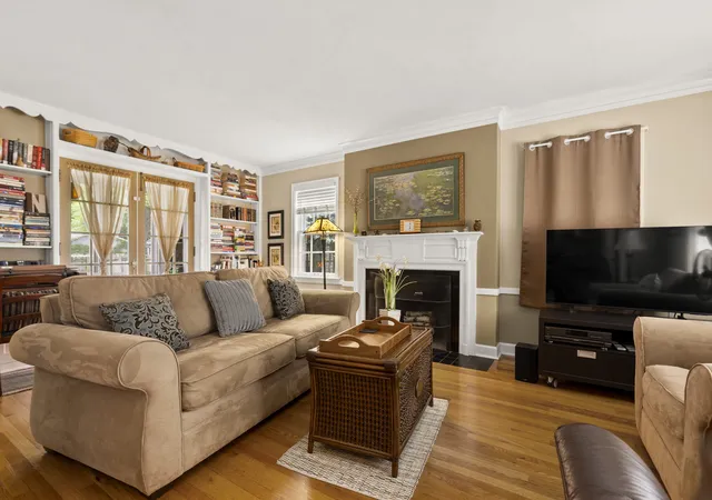 2nd image of 221 N Highland Ave, Rockford, IL 61107 | MLS# 12733340