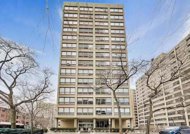 Photo 2 of Condo for sale at 5050 S E End Ave #3B, Chicago, IL 60615 | MLS# 12733343 | Listing updated on 2026-08-20