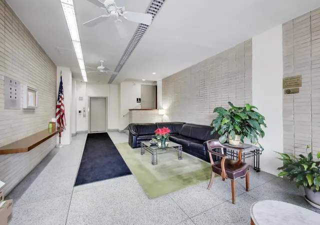 Photo 3 of Condo for sale at 5050 S E End Ave #3B, Chicago, IL 60615 | MLS# 12733343 | Listing updated on 2026-08-20