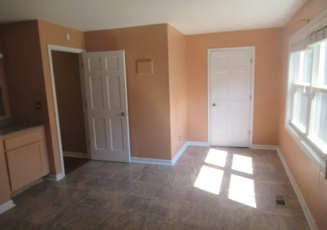 2nd image of 2214 Brittany Ct, Schaumburg, IL 60194