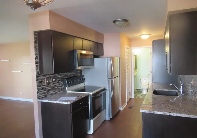 3rd image of 2214 Brittany Ct, Schaumburg, IL 60194
