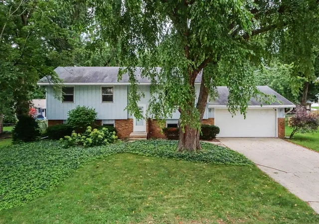 40th image of 109 S Bone Dr, Normal, IL 61761 | MLS# 12733356
