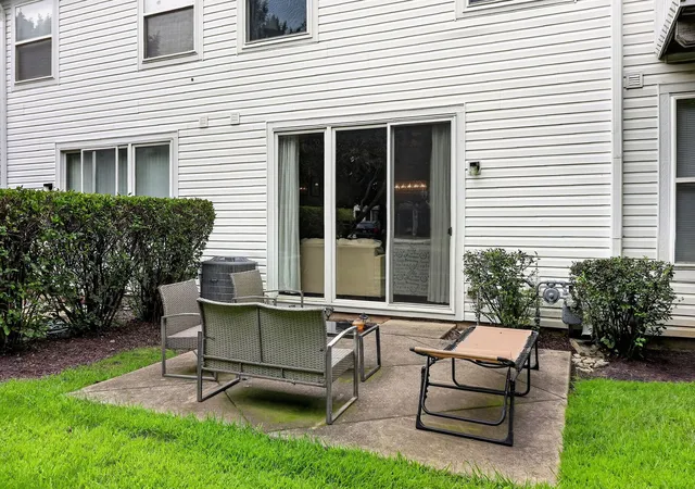 17th image of 2940 Stonewater Dr, Naperville, IL 60564 | MLS# 12733368