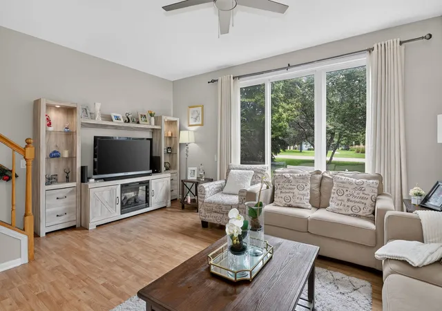 4th image of 2940 Stonewater Dr, Naperville, IL 60564 | MLS# 12733368