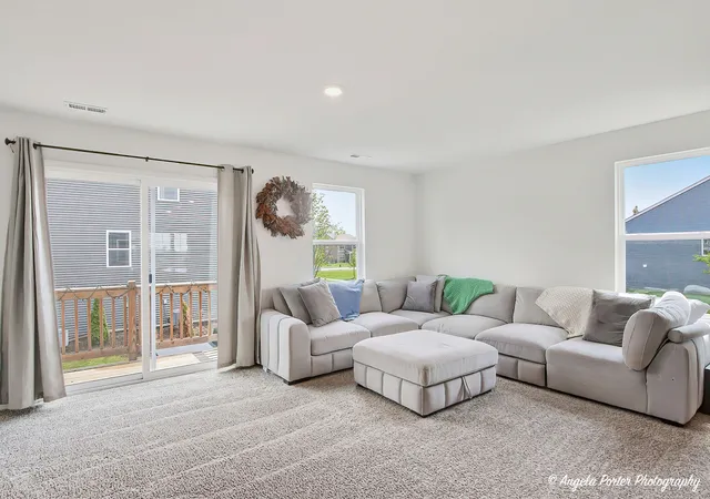 Photo 4 of Townhouse for sale at 2151 Sassafras Way #F, Wonder Lake, IL 60097 | MLS# 12733371 | Listing updated on 2026-08-31
